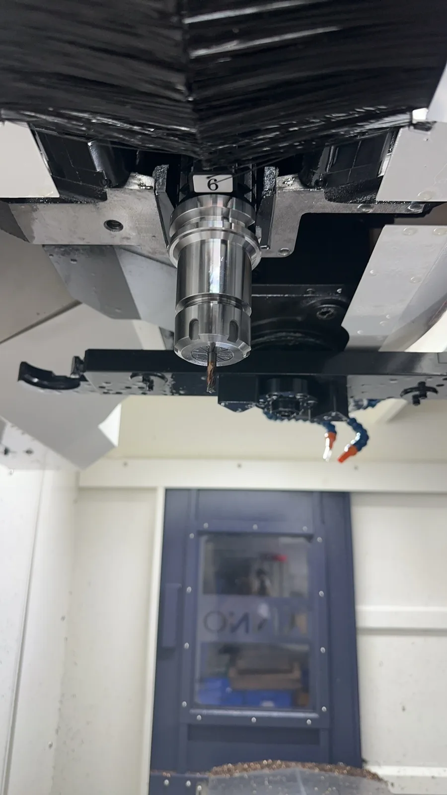 CNC 主轴加工中