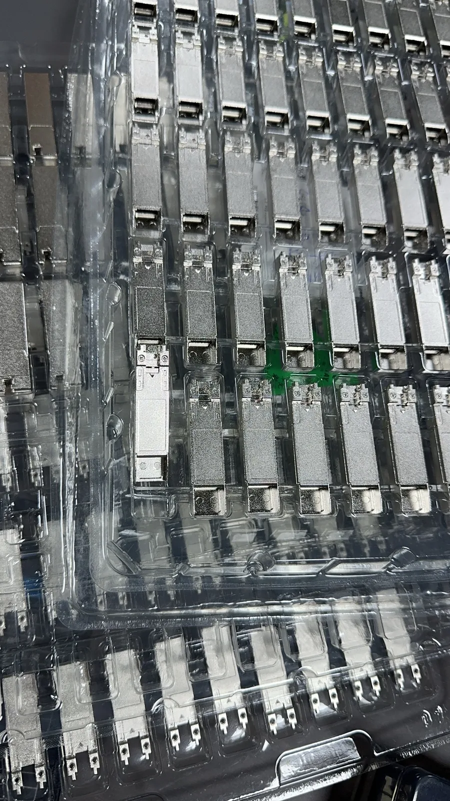 SFP 外壳排列
