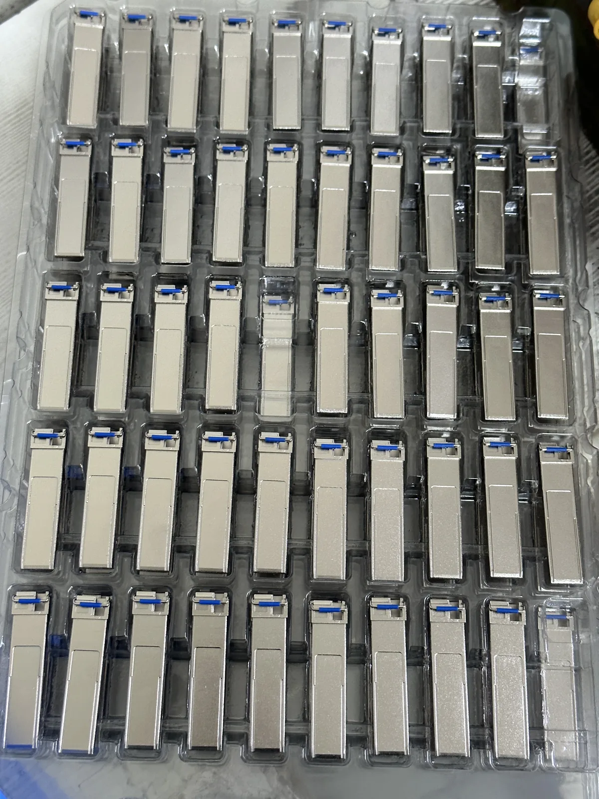 SFP 外壳（包装排列）